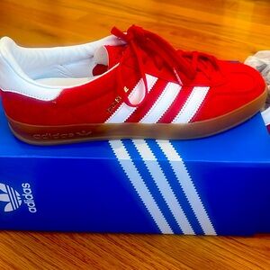 Brand new. Ordered the wrong size.